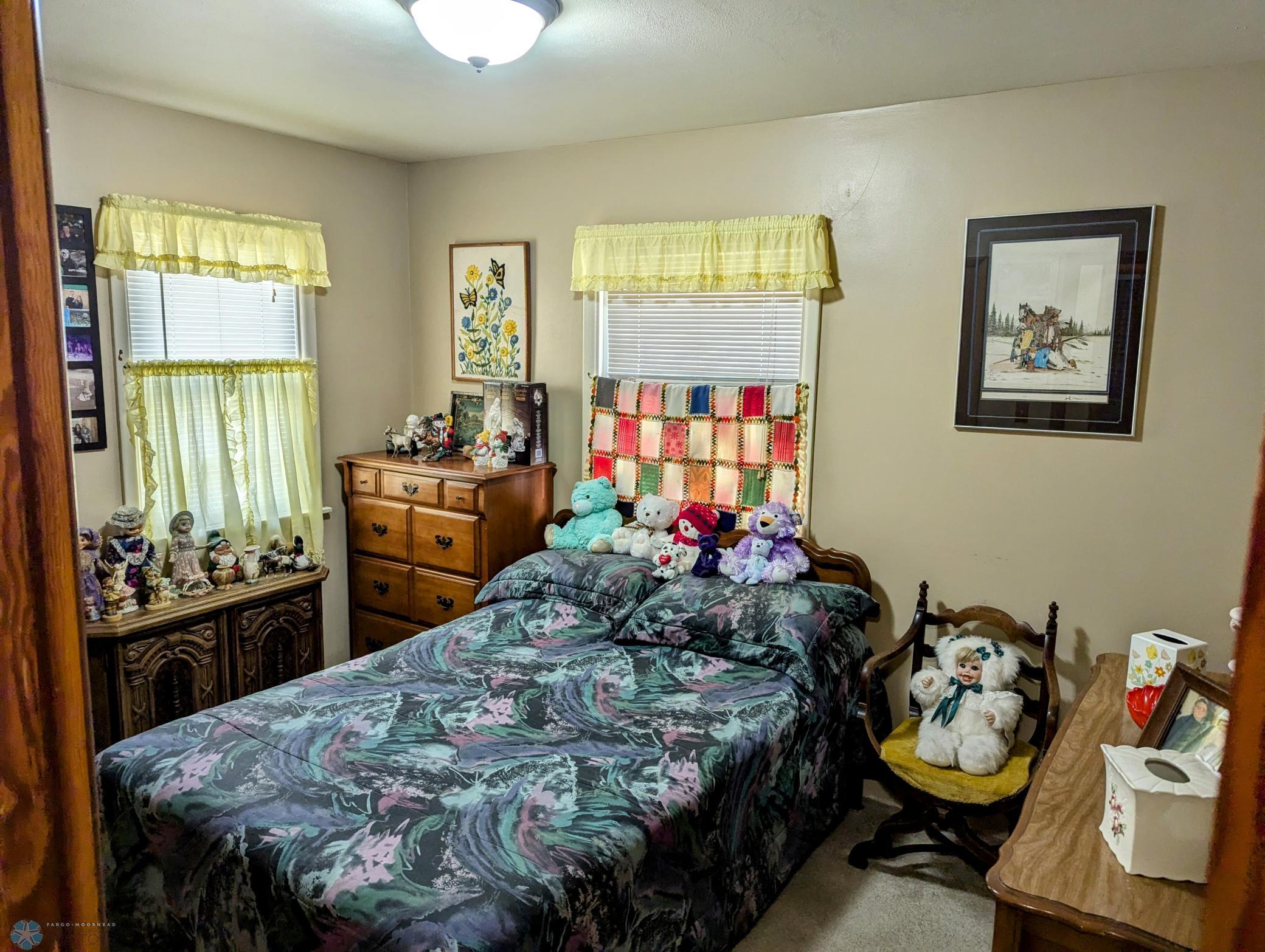 Jerrys bedroom.jpg