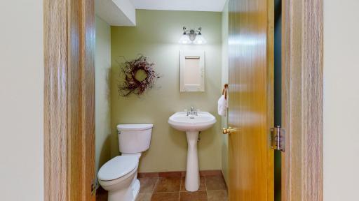 807 Rodeo Drive SE, Pine Island, MN 55963