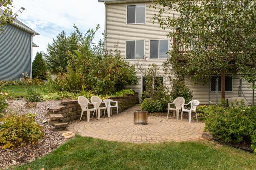 807 Rodeo Drive SE, Pine Island, MN 55963