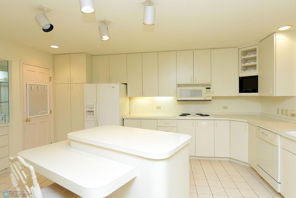 Spacious Kitchen