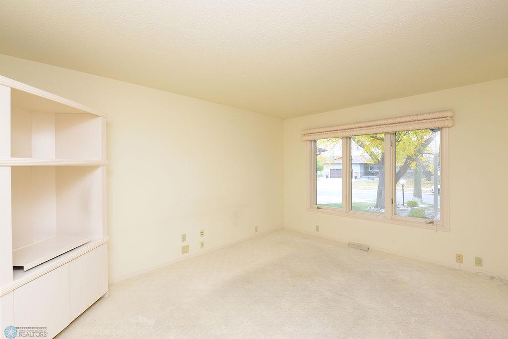 Front Den