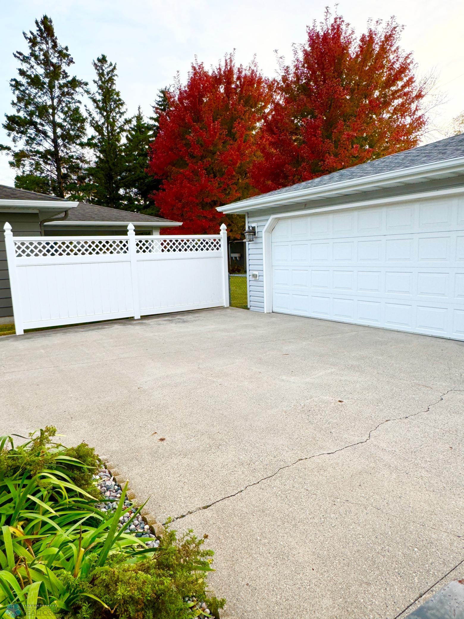 Detached Garage