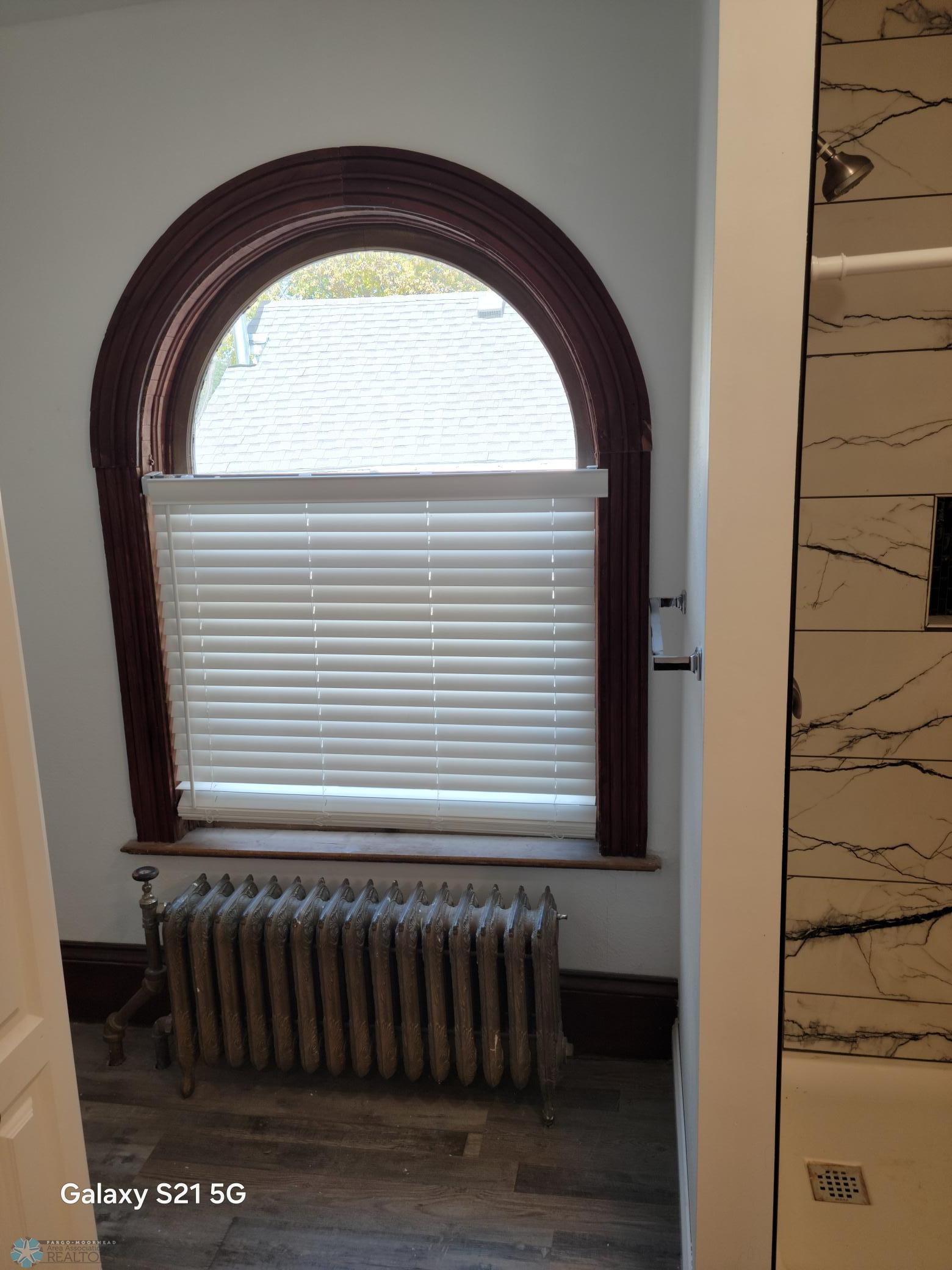 bath window.jpg