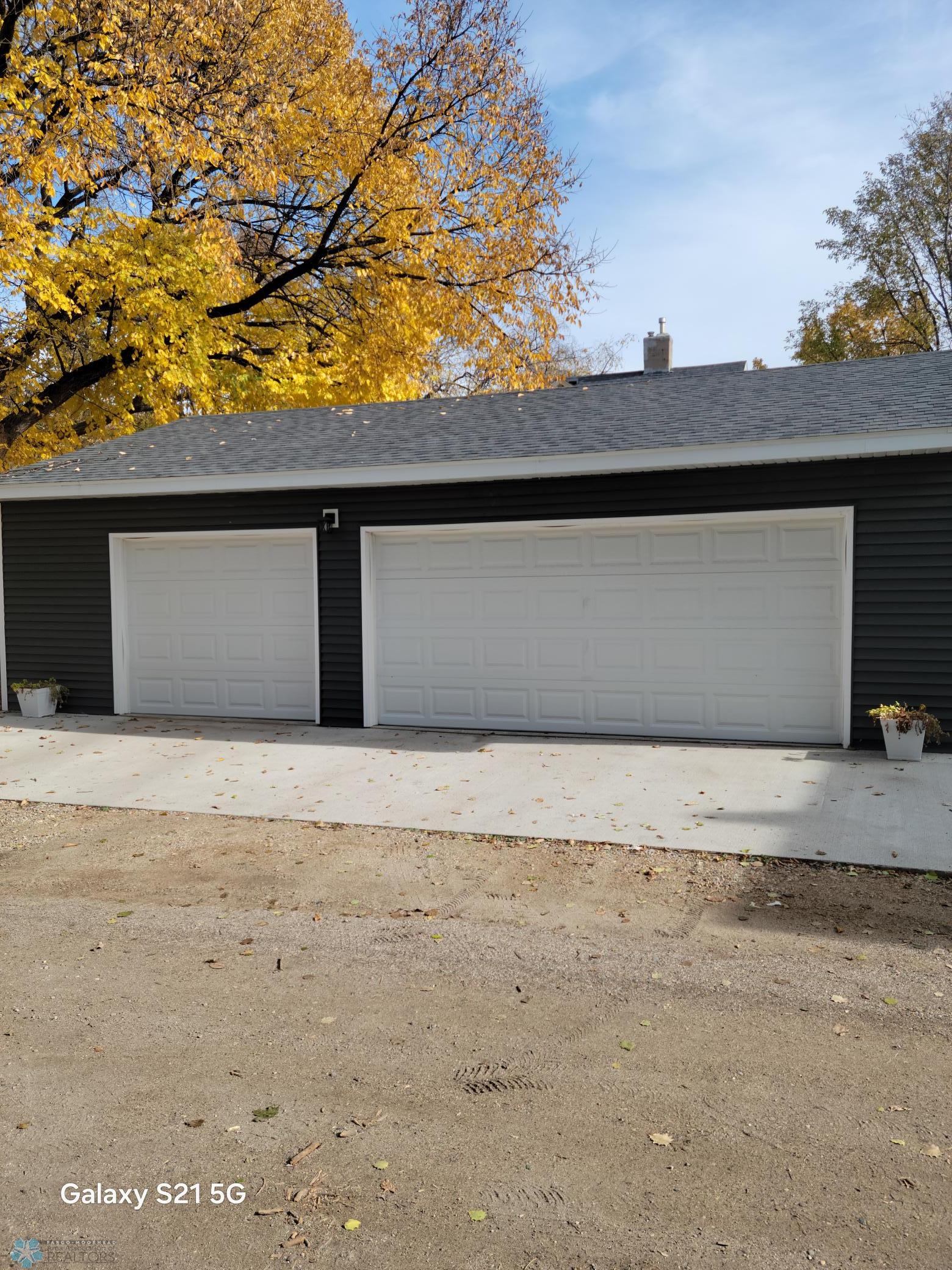 36x24 triple garage.jpg