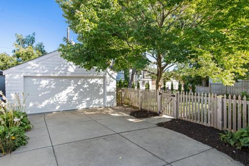 1919 S Girard Avenue S, Minneapolis, MN 55403