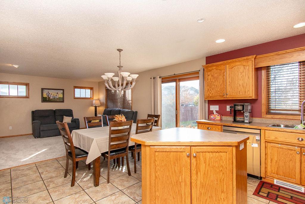 Kitchen/Dining