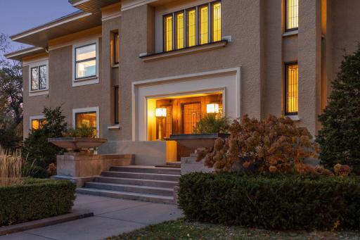 1324 Mount Curve Avenue, Minneapolis, MN 55403