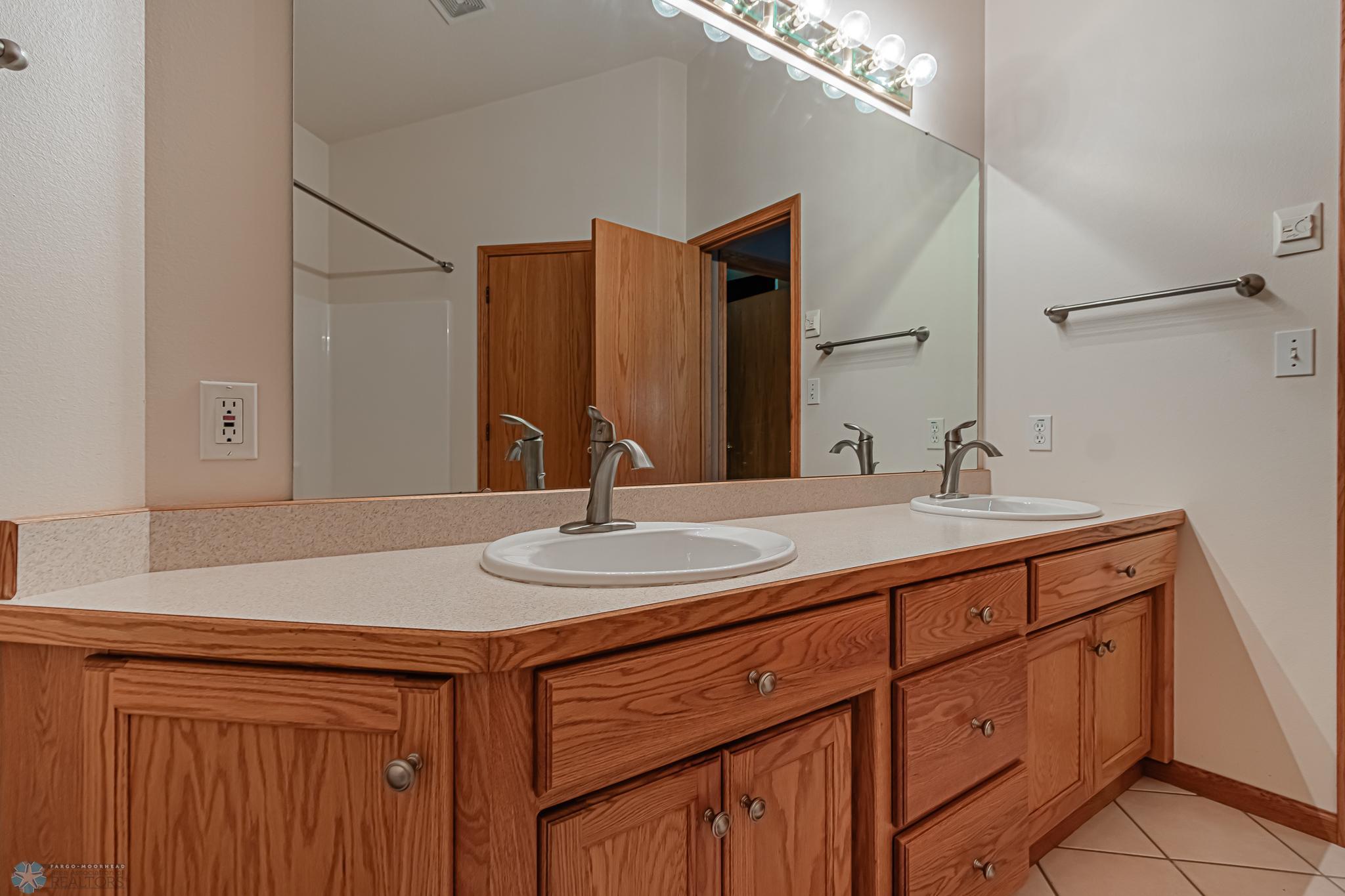 Primary/ Upper Bath