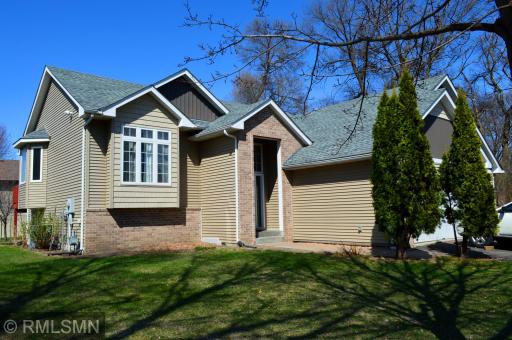 961 113th Avenue NE, Minneapolis, MN 55434