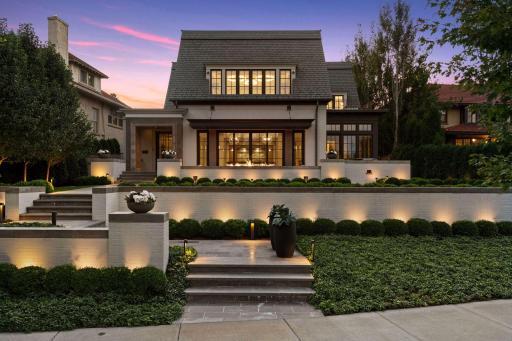 2552 W Lake Of The Isles Parkway, Minneapolis, MN 55405
