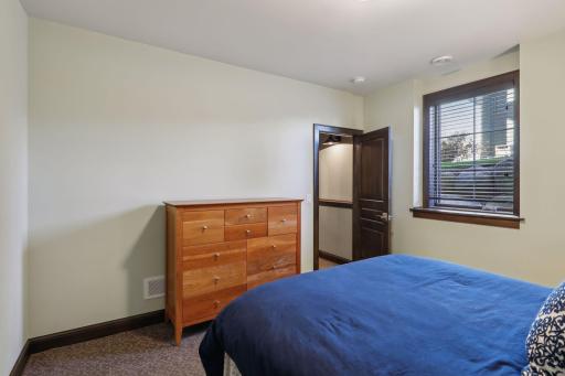 11 Monarch Lane, North Oaks, MN 55127