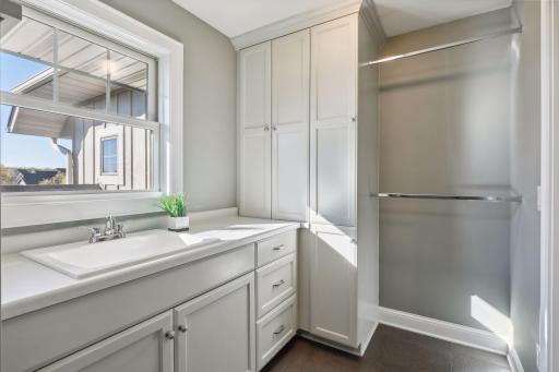 11 Monarch Lane, North Oaks, MN 55127