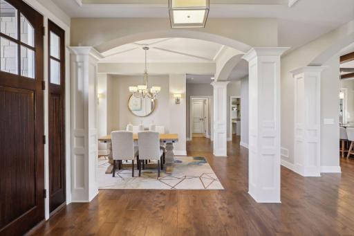 11 Monarch Lane, North Oaks, MN 55127