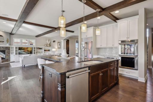 11 Monarch Lane, North Oaks, MN 55127