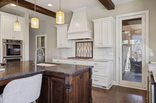 11 Monarch Lane, North Oaks, MN 55127