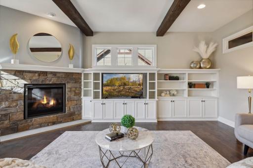11 Monarch Lane, North Oaks, MN 55127