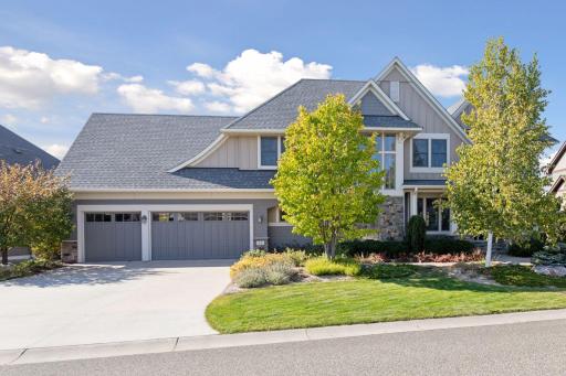 11 Monarch Lane, North Oaks, MN 55127