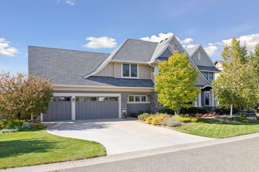 11 Monarch Lane, North Oaks, MN 55127