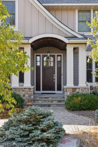 11 Monarch Lane, North Oaks, MN 55127