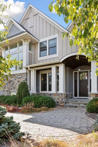 11 Monarch Lane, North Oaks, MN 55127