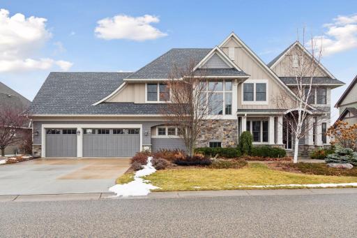 11 Monarch Lane, North Oaks, MN 55127