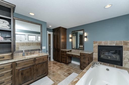 4243 Mayo Woodlands Road SW, Rochester, MN 55902
