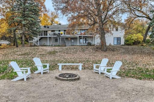 9655 Lakewood Circle, Chaska, MN 55318