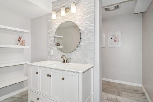 9655 Lakewood Circle, Chaska, MN 55318