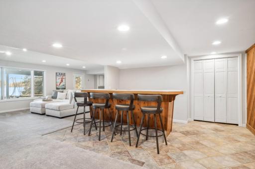 9655 Lakewood Circle, Chaska, MN 55318