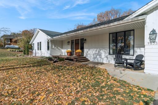 9655 Lakewood Circle, Chaska, MN 55318
