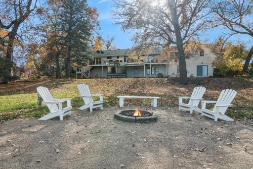 9655 Lakewood Circle, Chaska, MN 55318
