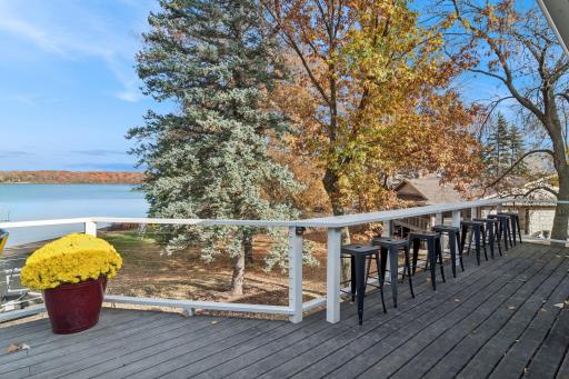 9655 Lakewood Circle, Chaska, MN 55318