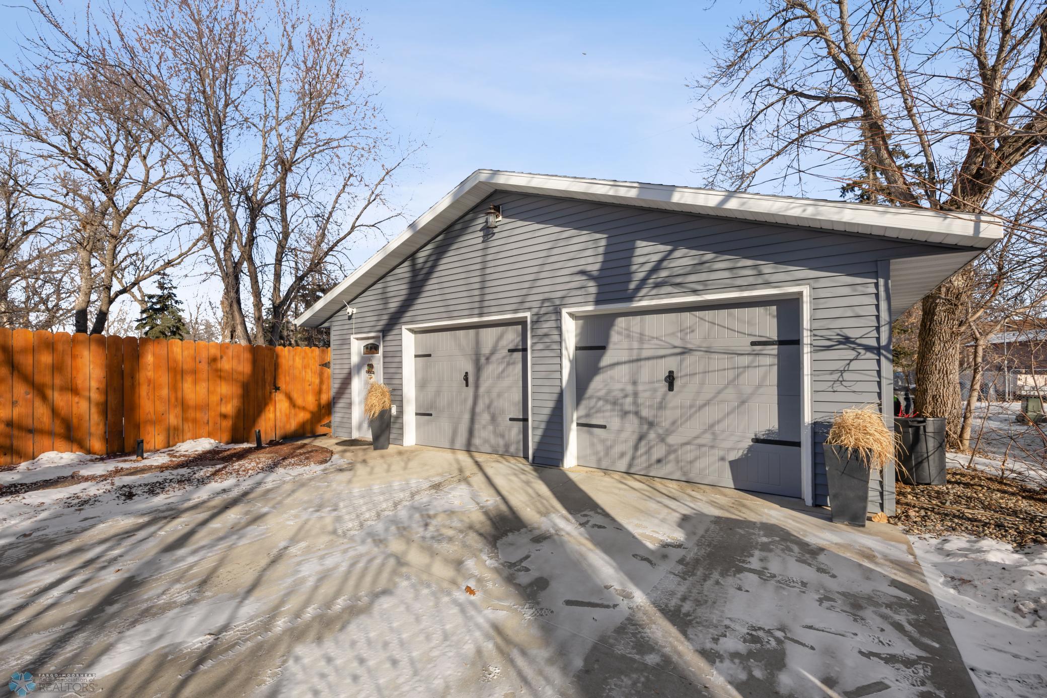 Garage (winter) - approx 30'x29'