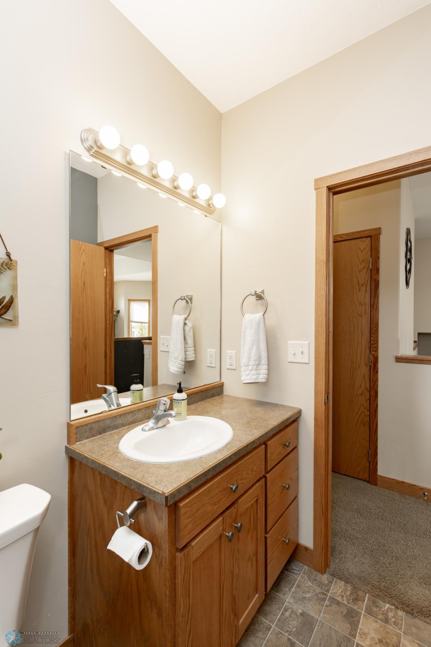 Bathroom 1 - Full
