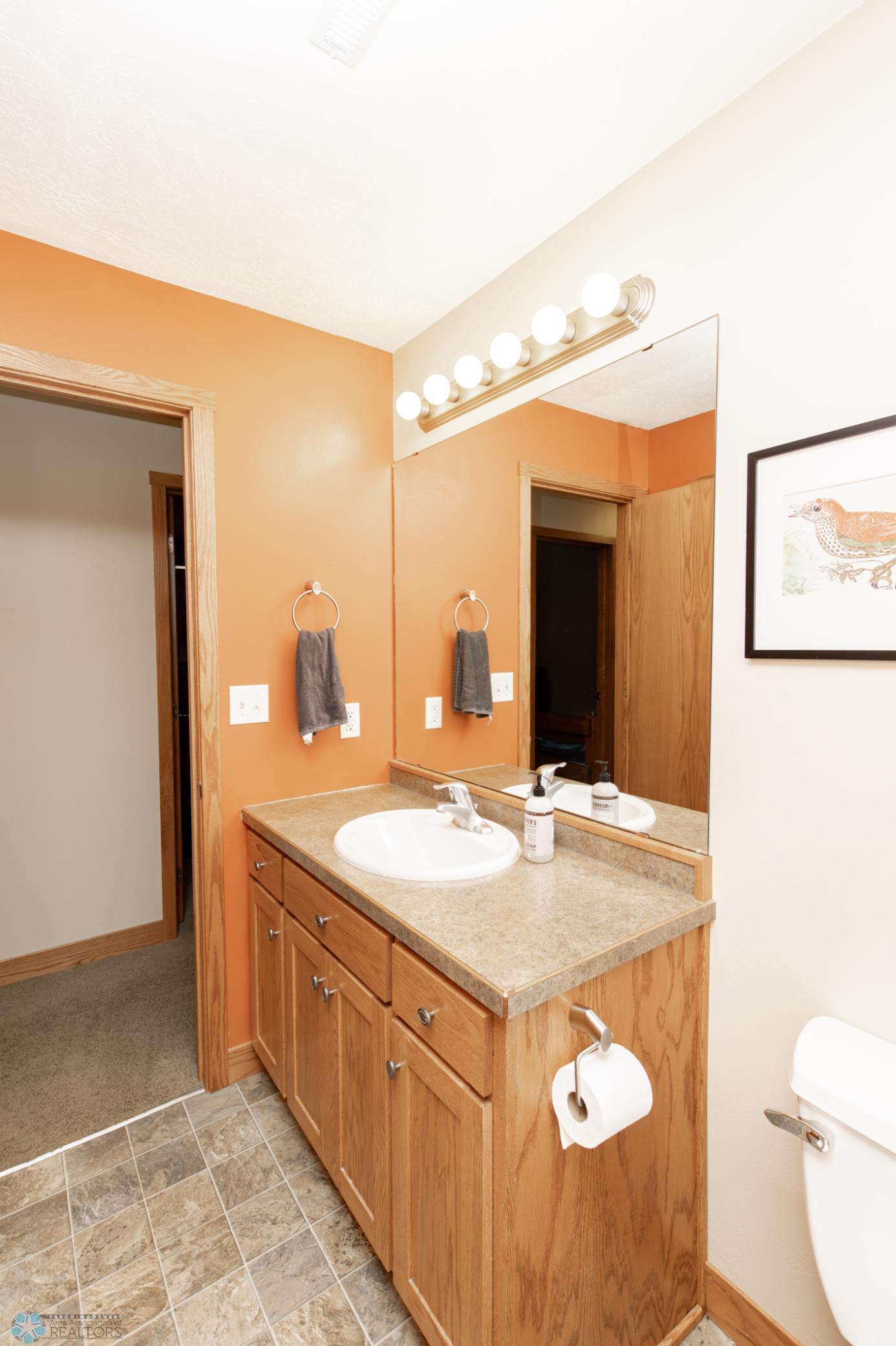 Bathroom 2 - Full