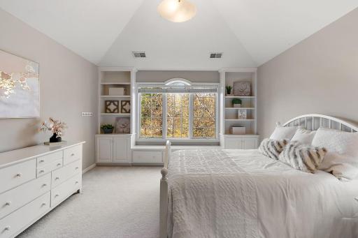 3721 Fairway Point, Woodbury, MN 55125