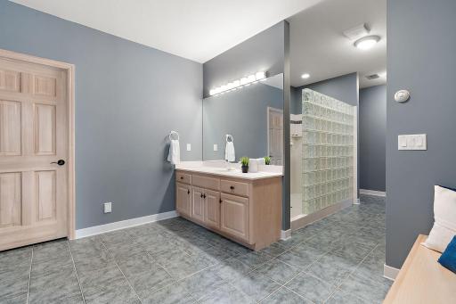 3721 Fairway Point, Woodbury, MN 55125