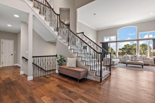 3721 Fairway Point, Woodbury, MN 55125