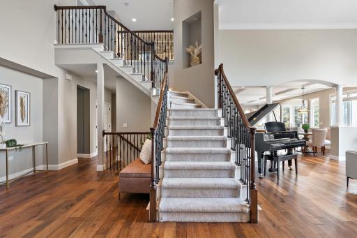 3721 Fairway Point, Woodbury, MN 55125