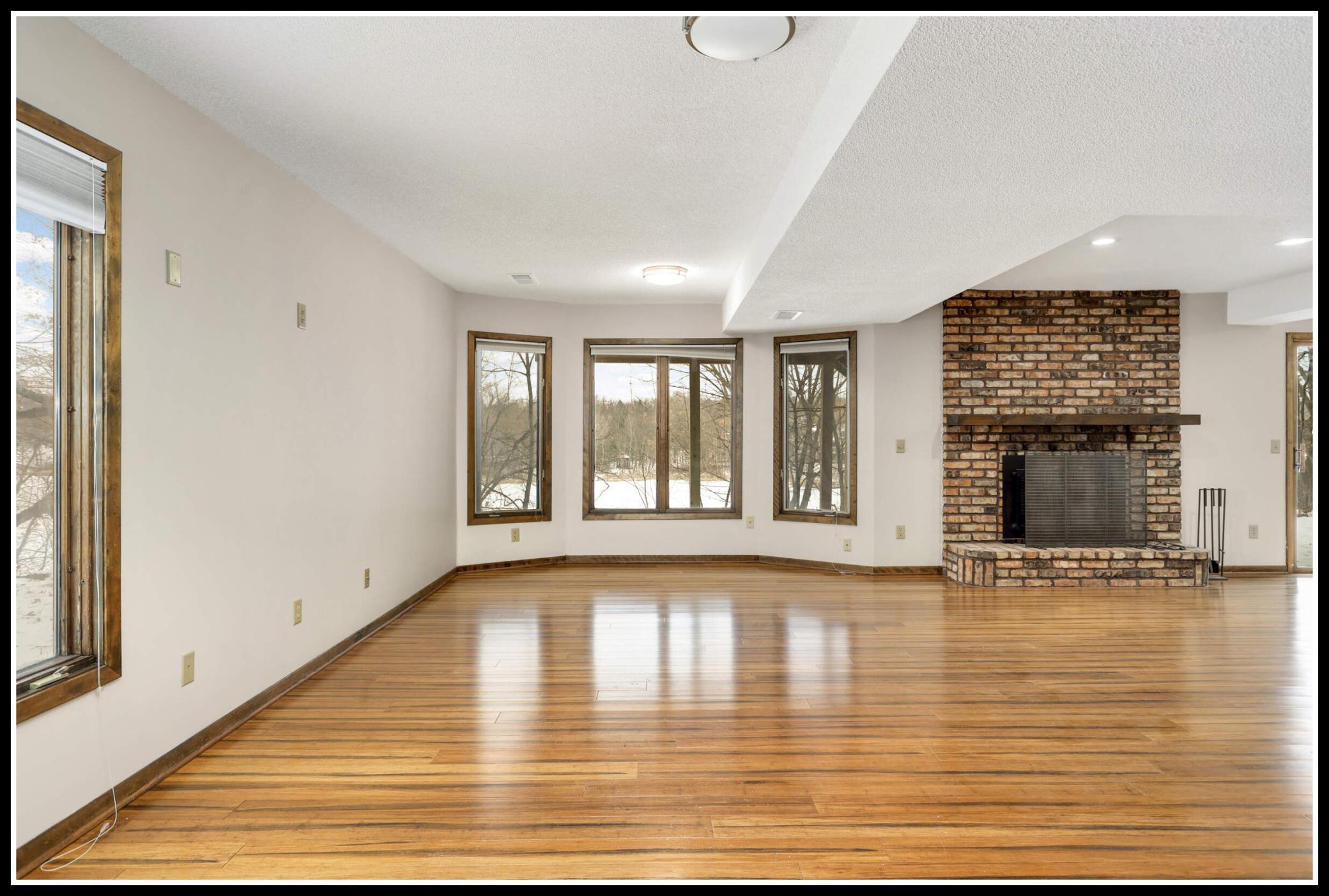 Additional space in the lower level for billiards, dining, and more!