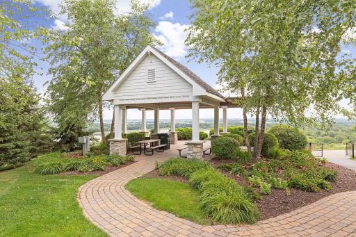 9810 Sky Lane, Eden Prairie, MN 55347