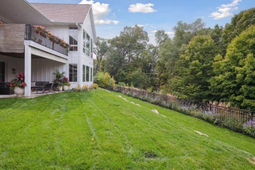 9810 Sky Lane, Eden Prairie, MN 55347