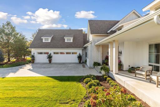9810 Sky Lane, Eden Prairie, MN 55347