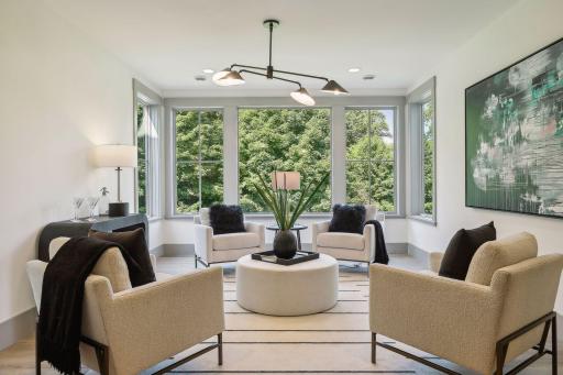 9810 Sky Lane, Eden Prairie, MN 55347