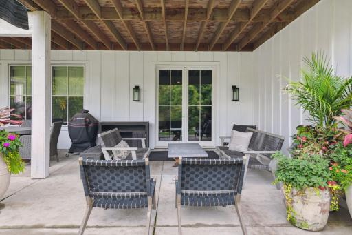 9810 Sky Lane, Eden Prairie, MN 55347
