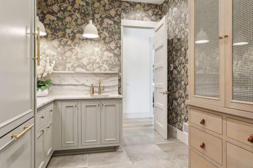9810 Sky Lane, Eden Prairie, MN 55347