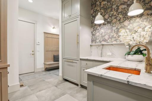 9810 Sky Lane, Eden Prairie, MN 55347
