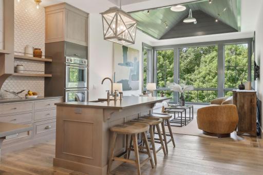 9810 Sky Lane, Eden Prairie, MN 55347