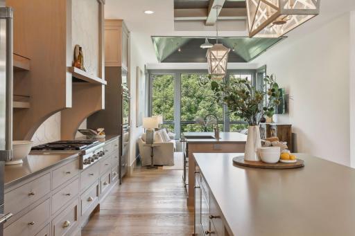 9810 Sky Lane, Eden Prairie, MN 55347