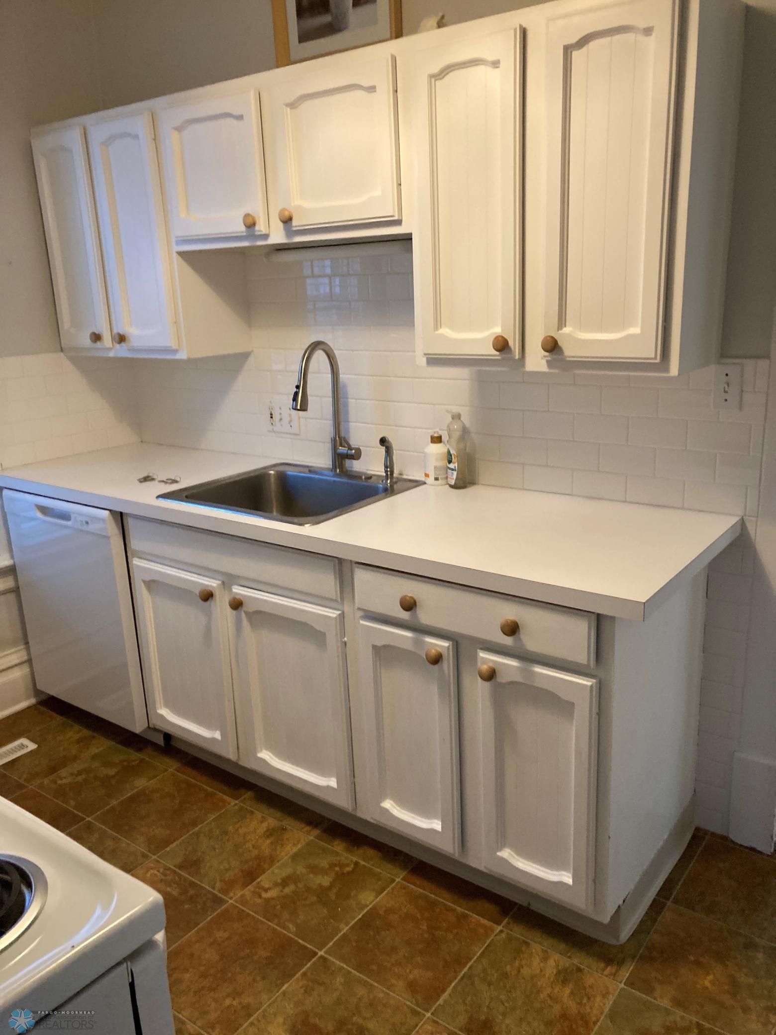 Kitchen 2.jpg